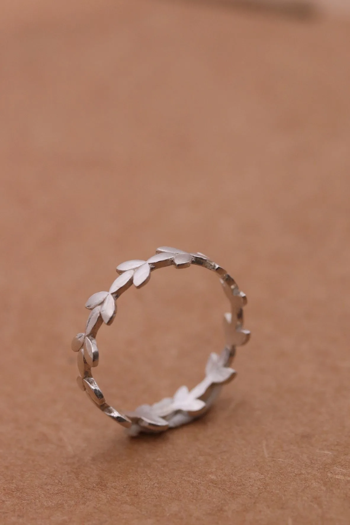 טבעת עלים עדינה מכסף אמיתי 925.jpg
