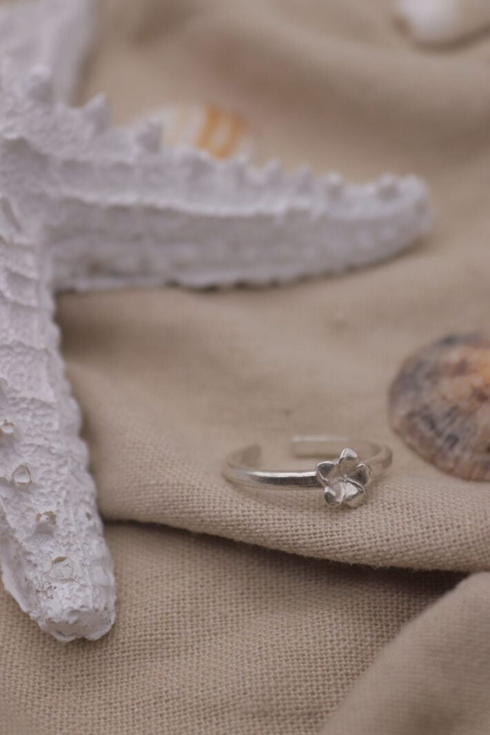 טבעת פרח פלומריה נפתחת מכסף טהור 925 2.jpg