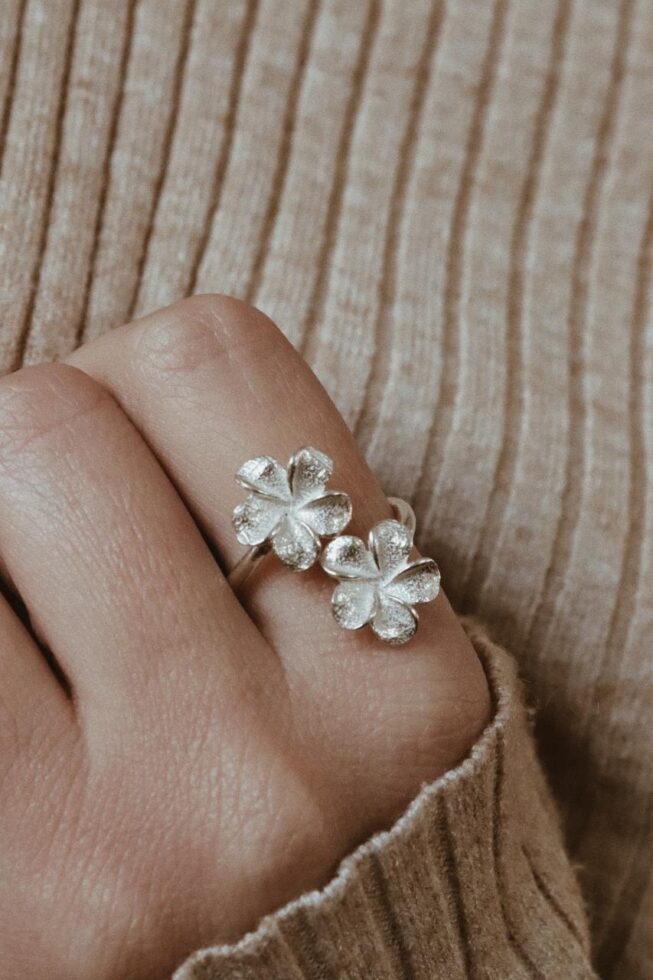 טבעת פרחים מכסף 925.jpg