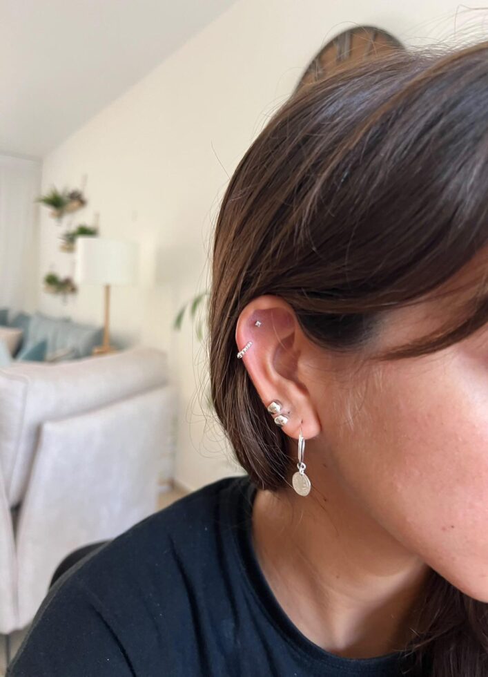 עגילי חישוק קטנים ועבים צמודים לאוזן מכסף 925