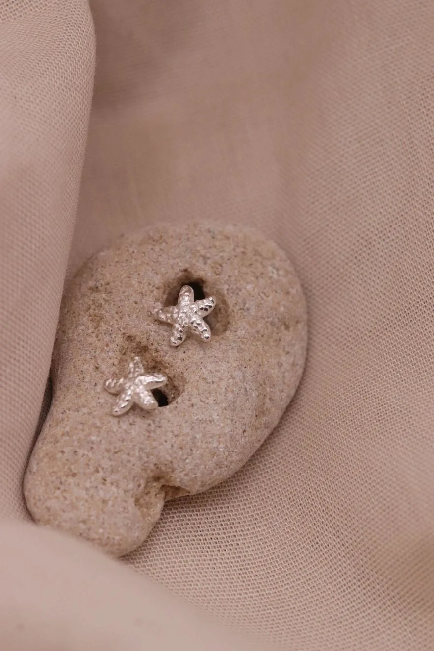 עגילי כוכב ים קטנים צמודים לאוזן מכסף טהור 925.jpg