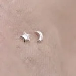 עגילי כוכב וירח קטנים צמודים לאוזן מכסף אמיתי 925
