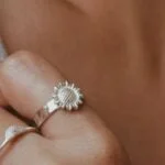 טבעת פרח חמניה מרוקעת מכסף 925 (1)
