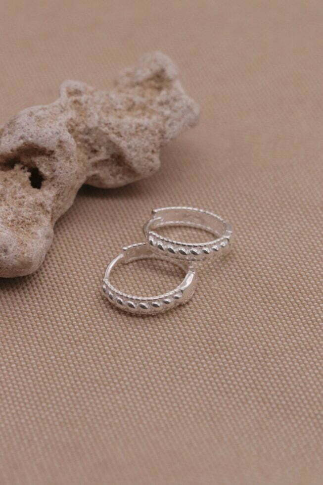 עגילי חישוק קטנים מעוטרים מכסף 925 (2)