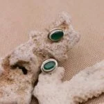 עגילי אבני חן מרלד ירוקות צמודים לאוזן מכסף 925