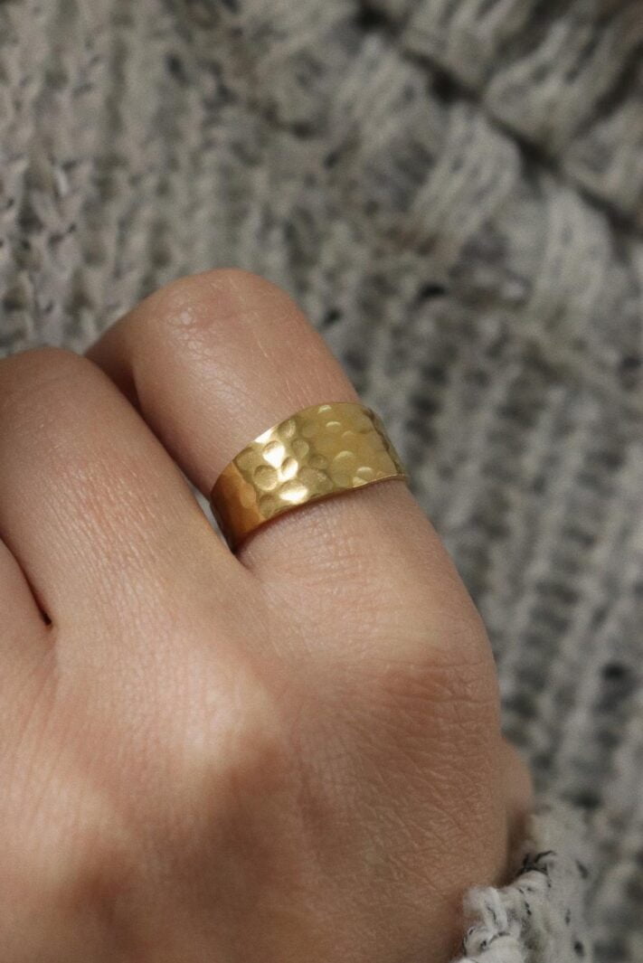 טבעת זהב מרוקעת פתוחה (1)