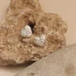 עגילי לב צמודים לאוזן, עגילי כסף צמודים, עגילים לחיילות, עגילים תקניים לצבא (2)