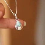 שרשרת לרימר, תכשיטים עם לרימר, שרשראות אבנים, שרשראות אבני חן, חנות קריסטלים, אבני מזל, אבן לרימר תכונות (1)