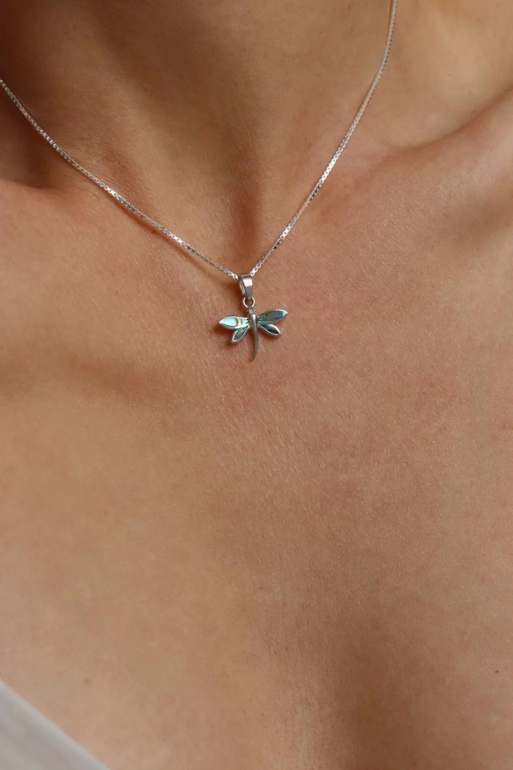 שרשרת שפירית, תליון שפירית, שרשראות כסף מיוחדות, שרשראות כסף עדינות, תכשיטים עם שפירית, צדף אבלון, תכשיטים מיוחדים (1)