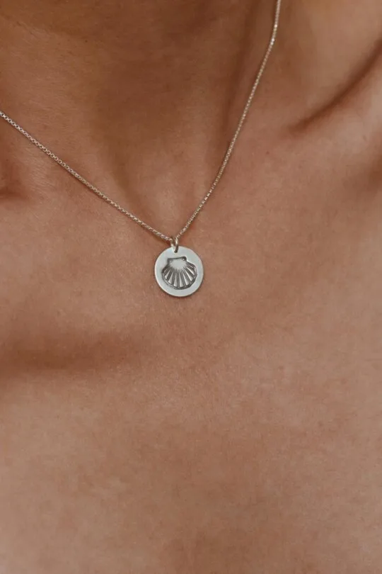 שרשרת חריטה של צדף, שרשרת צדף מכסף, שרשראות כסף לנשים, שרשראות כסף מיוחדות, שרשראות חריטה