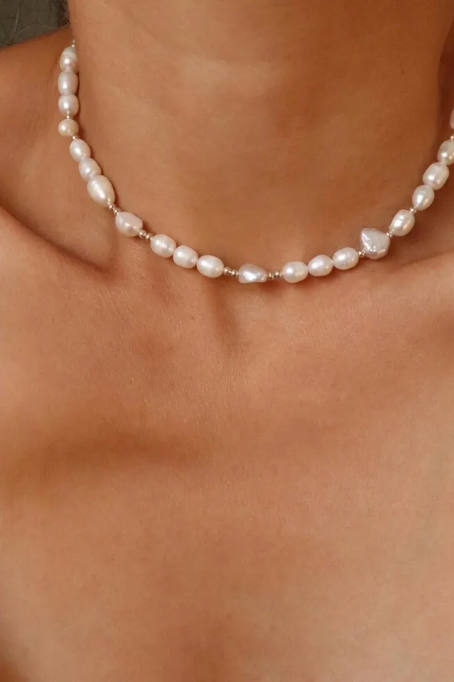 שרשרת פנינים לאישה, שרשראות פנינים, פנינים אמיתיות, שרשרת פנינה, שרשראות לאירוע, שרשרת פנינים קצרה, תכשיטי פנינים