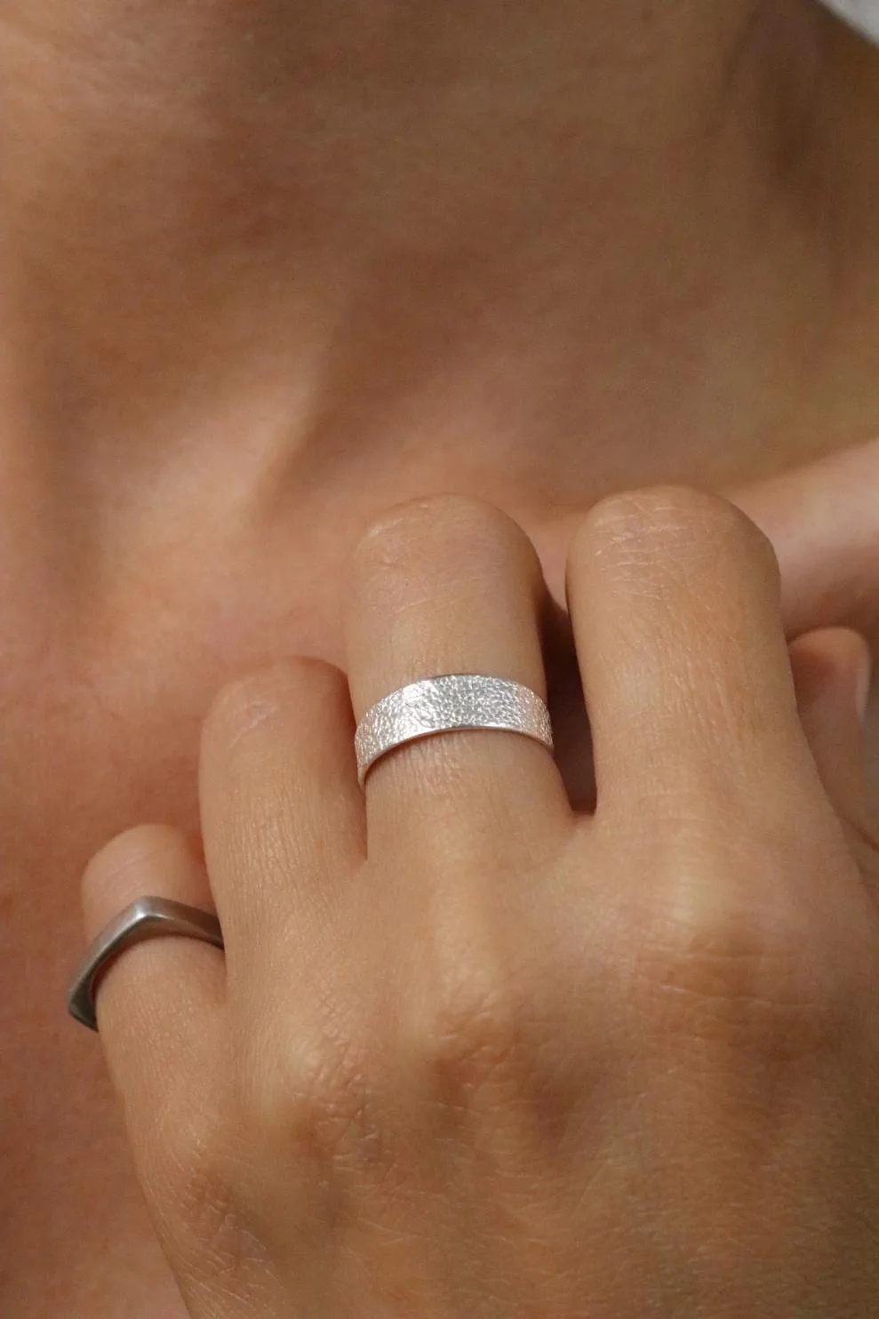 טבעות כסף מיוחדות, טבעות כסף עם טקסטורה, טבעות כסף לנשים, טבעות עדינות לנשים, תכשיטי כסף לנשים (1)