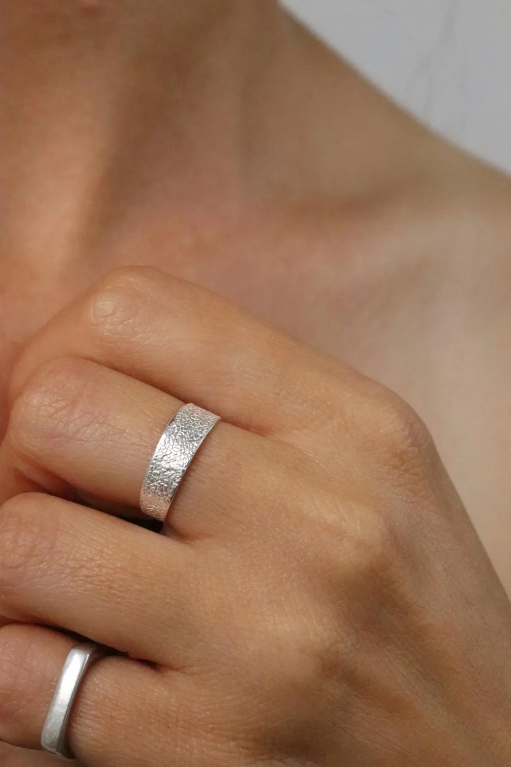 טבעות כסף מיוחדות, טבעות כסף עם טקסטורה, טבעות כסף לנשים, טבעות עדינות לנשים, תכשיטי כסף לנשים (2)