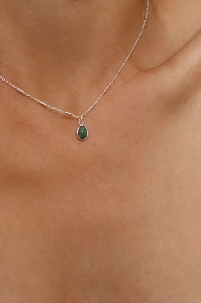 שרשרת אמרלד, אבן ברקת, אבני חושן, תכשיטים עם אמרלד, שרשראות אבני חן, שרשרת עם אבן ברקת, אבני מזל, אבן ירוקה (1)