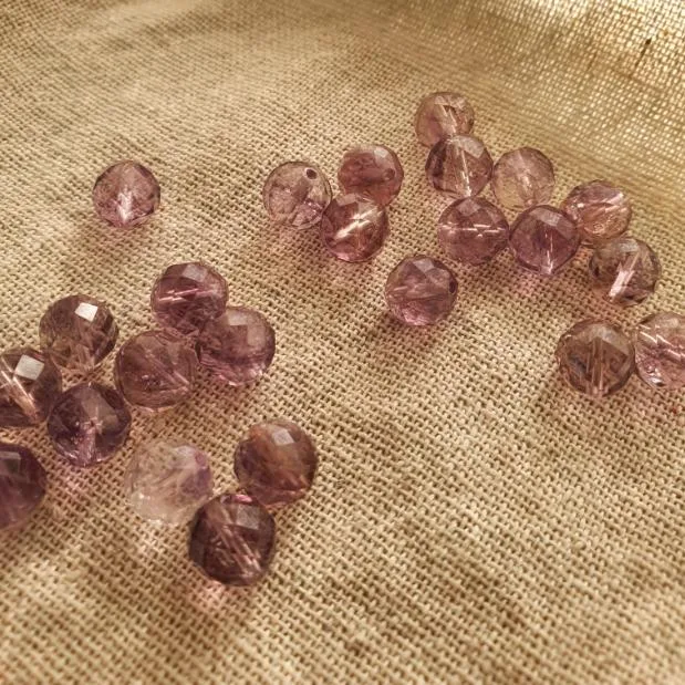 אבן אמטיסט, אבן אחלמה, אבני חן, אבני מזל, אבן חן סגולה, אבן השפע, תכשיטים עם אבני חן