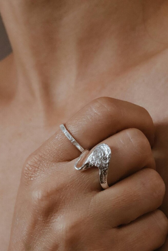 טבעת כסף לאישה, טבעות כסף מיוחדות, טבעות כסף לנשים, טבעות כסף פתוחות, אבעות מעוצבות, טבעת גל לאישה, טבעות עמידות במים