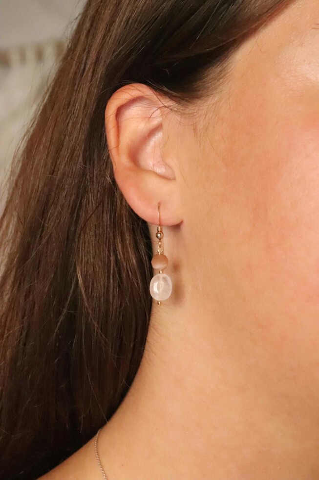 עגילים תלויים עם אבן חן, אבן אהבה, אבן שמש, עגילי גולדפילד לאישה, עגילי כסף לאישה, עגילים עם אבני חן, אבני לידה, אבני מזל