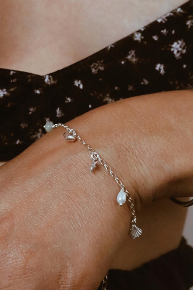 צמיד צ'ארמים, צמידי כסף מיוחדים, צמידים לנשים, צמידים עדינים, צמיד תליונים נופלים, צמיד אקוומרין לאישה (1)