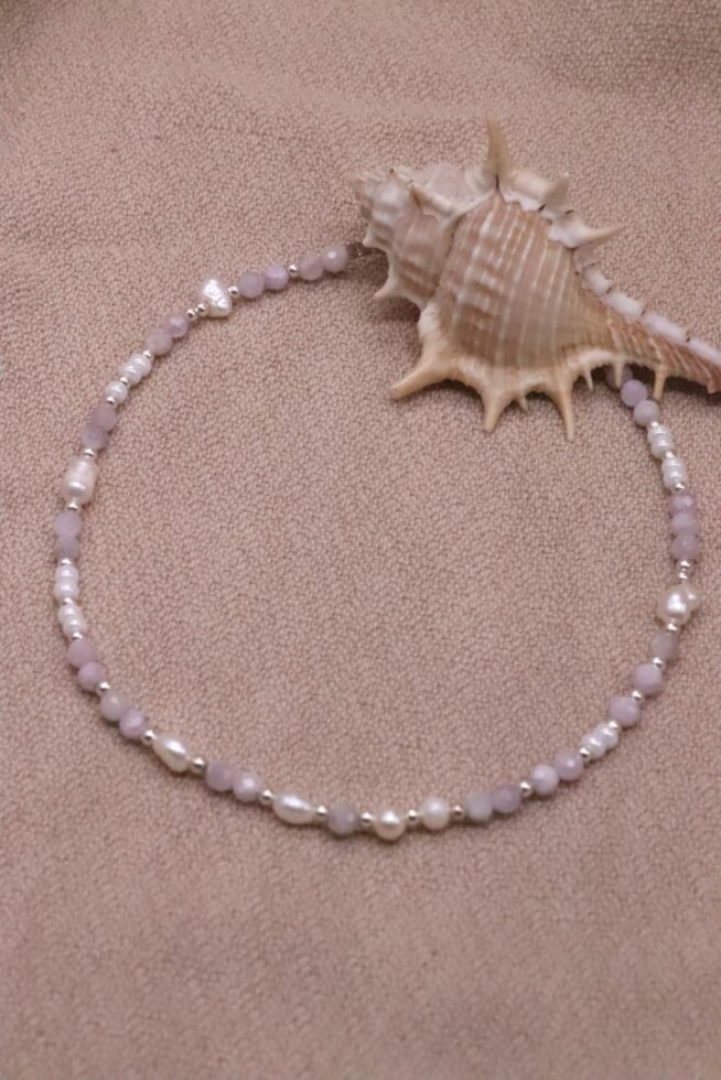 צמידים לרגל, צמידי רגל, צמיד לרגל עם אבני חן, צמיד לרגל עם פנינים, צמידים לקיץ, אבן קונזייט, אבני חן, אבני לידה, אבני מזל