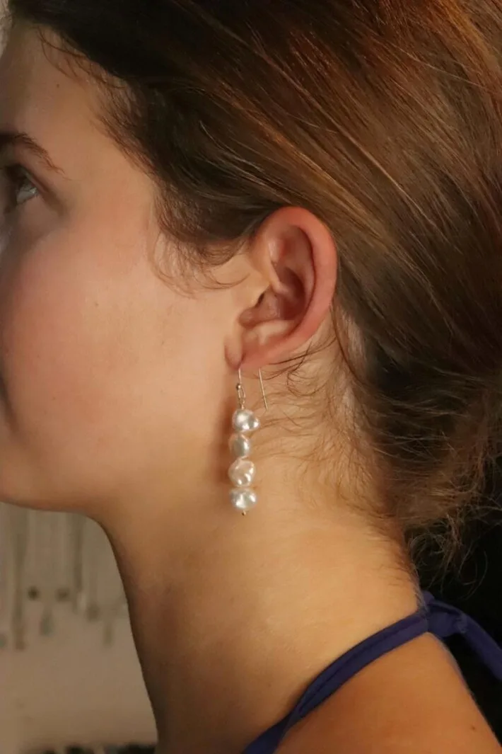 עגילי פנינה תלויים, עגילי פנינה מכסף 925, עגילי כסף תלויים, עגילים תלויים לנשים, עגילים לכלה, עגילים לחתונה, עגילים לאירוע (2)