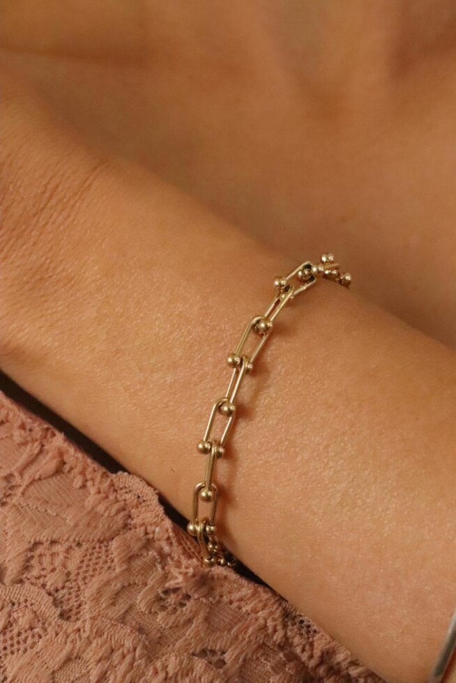 צמיד לולאות זהב, צמידים צ'אנקים לאישה, צמידים לנשים, צמידי זהב לאישה, צמידי זהב מיוחדים, צמידים ליד