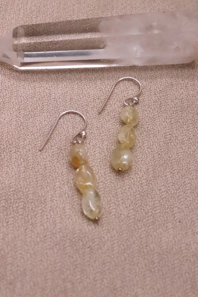 עגילי סיטרין, אבן השפע, עגילים תלויים לאישה, עגילים עם אבן חן, עגילי סיטרין לאישה, אבני לידה, אבן השמחה, עגילים עם אבני חן