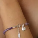 צמיד אמטיסט לאישה, צמיד אבן חן לאישה, צמיד פרח מכסף 925, צמידים עם אבני חן, אבן חן אמטיסט, אבן השפע, אבן חן סגולה, צמידים מיוחדים לנשים (1)