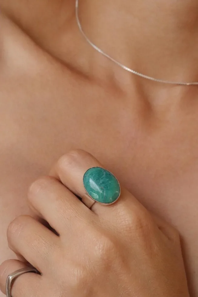 טבעת אמזונייט לאישה, טבעות אבני חן, טבעות מיוחדות, טבעות כסף בעבודת יד, תכשיטי אבני חן, טבעת אבן חן, טבעת עם משמעות