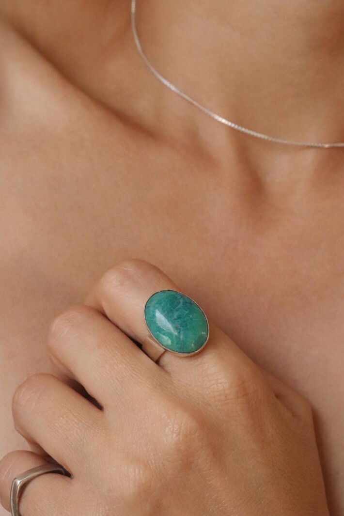 טבעת אמזונייט לאישה, טבעות אבני חן, טבעות מיוחדות, טבעות כסף בעבודת יד, תכשיטי אבני חן, טבעת אבן חן, טבעת עם משמעות