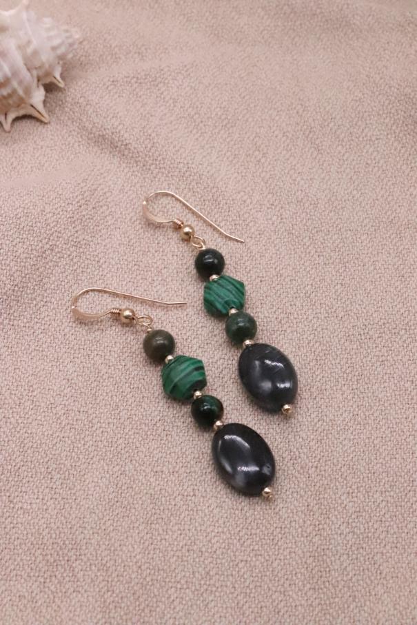 עגילי אבן חן, עגילים עם אבני חן, עגילי גולדפילד לאישה, עגילים עמידים במים, עגילים תלויים לאישה, עגילים מיוחדים, עגילים בעבודת יד