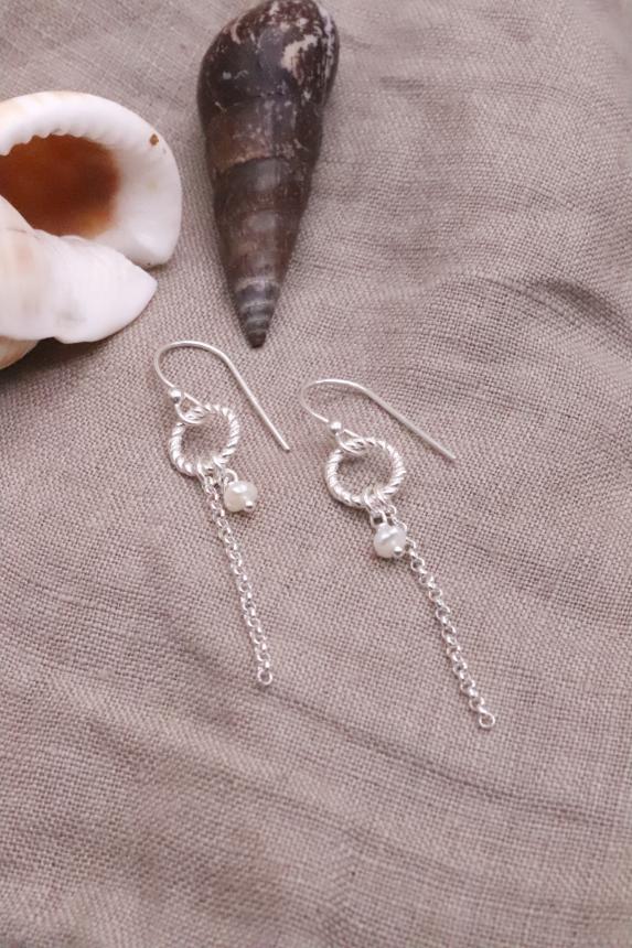 עגילי פנינה תלויים, עגילי כסף ארוכים, עגילי פנינה לאישה, עגילי פנינה ארוכים, עגילים לחתונה, עגילים לכלה, עגילים מיוחדים