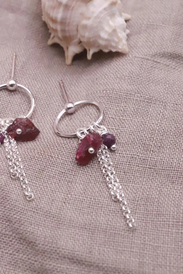 עגילי רובי לאישה, אבן לפיריון, עגילי כסף עדינים, עגילי כסף מיוחדים, עגילי רובי כסף 925, מתנה לבת זוג, עגילים מתנה לחברה (1)