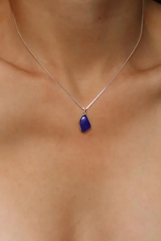 שרשרת לאפיס לאישה, לאפיס לזולי, שרשרת אבן חן, שרשראות לאפיס לזולי, שרשרת אבן חן כחולה, שרשראות אבני מזל, אבני לידה, אבן לפרנסה