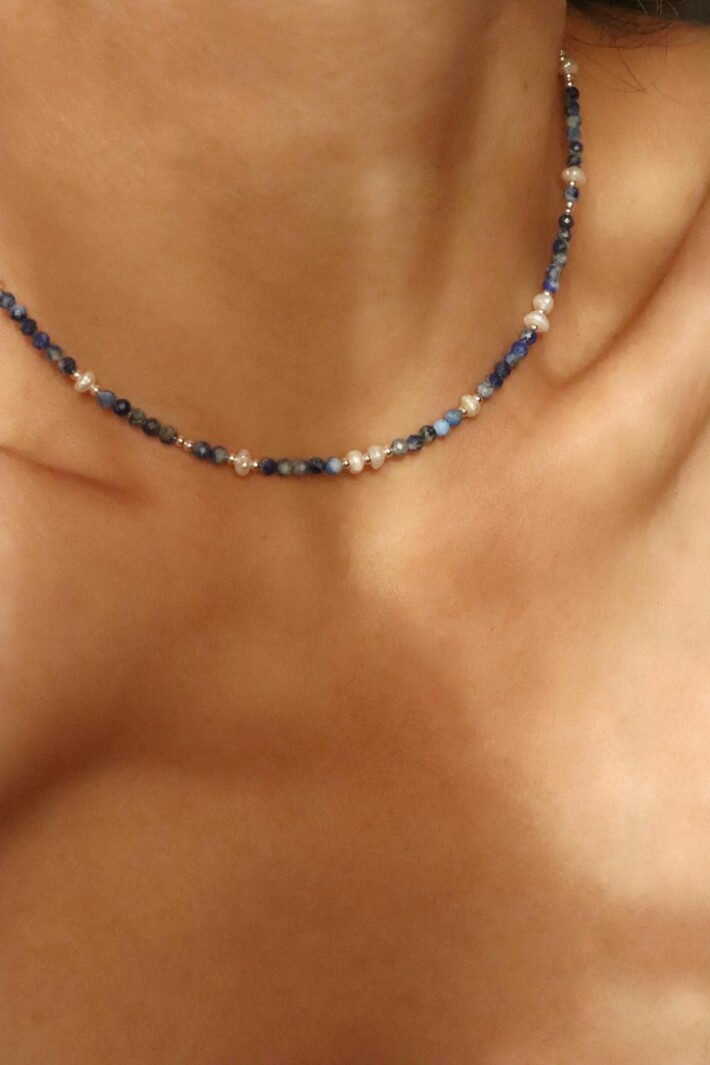 שרשרת סודלייט לאישה, שרשראות אבני חן, שרשרת אבן חן לאישה, שרשרת אבן חן כחולה, תכשיטים עם אבן סודלייט