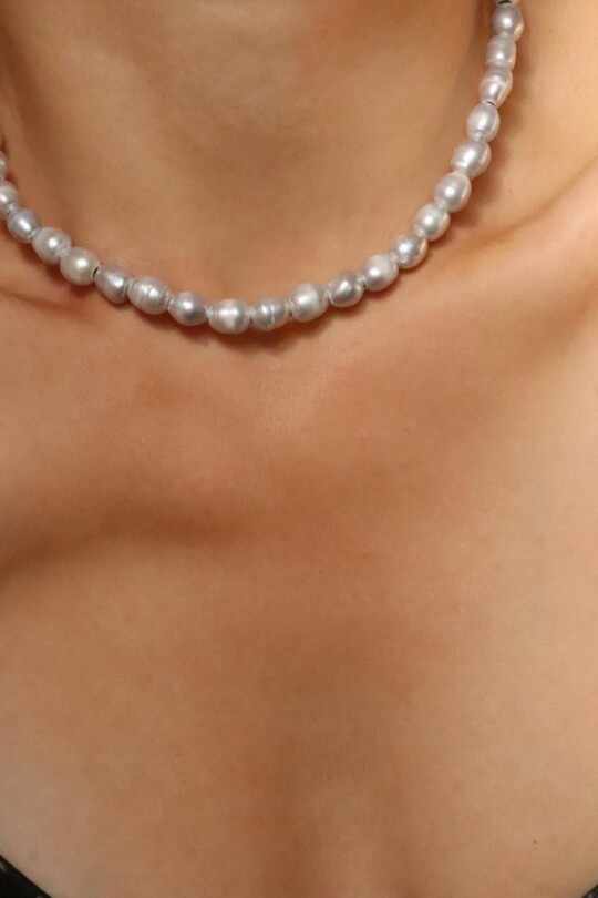 שרשרת פנינים אפורות לאישה, שרשראות פנינים לנשים, שרשרת פנינים גדולות, שרשרת פנינים קצרה