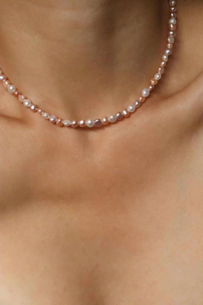 שרשרת פנינים לאישה, שרשרת פנינים ורודות, פנינים טבעיות, תכשיטי פנינים לנשים, שרשראות פנינים קצרות, שרשרת פנינה