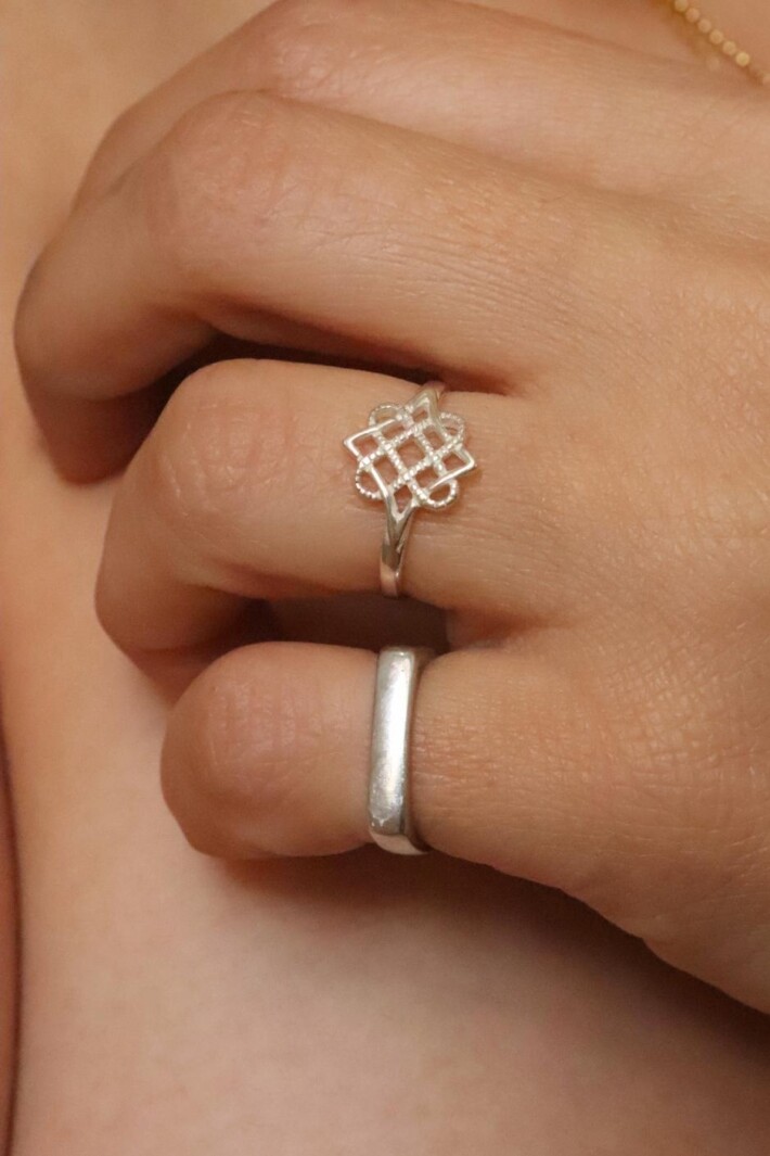 טבעת קשר טיבטי, טבעות כסף לנשים, טבעת כסף עדינה, טבעות כסף מיוחדות, טבעת עם משמעות