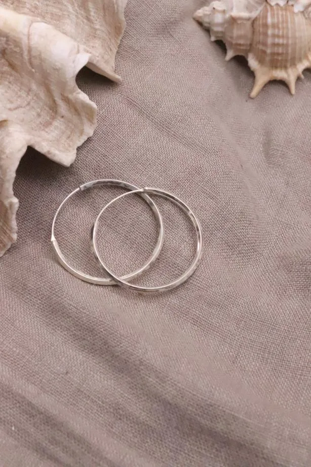 עגילי חישוק דקים לאישה, עגילי חישוק כסף 925, עגילים מינימליסטיים, עגילים עמידים במים, עגילי חישוק עמידים במים