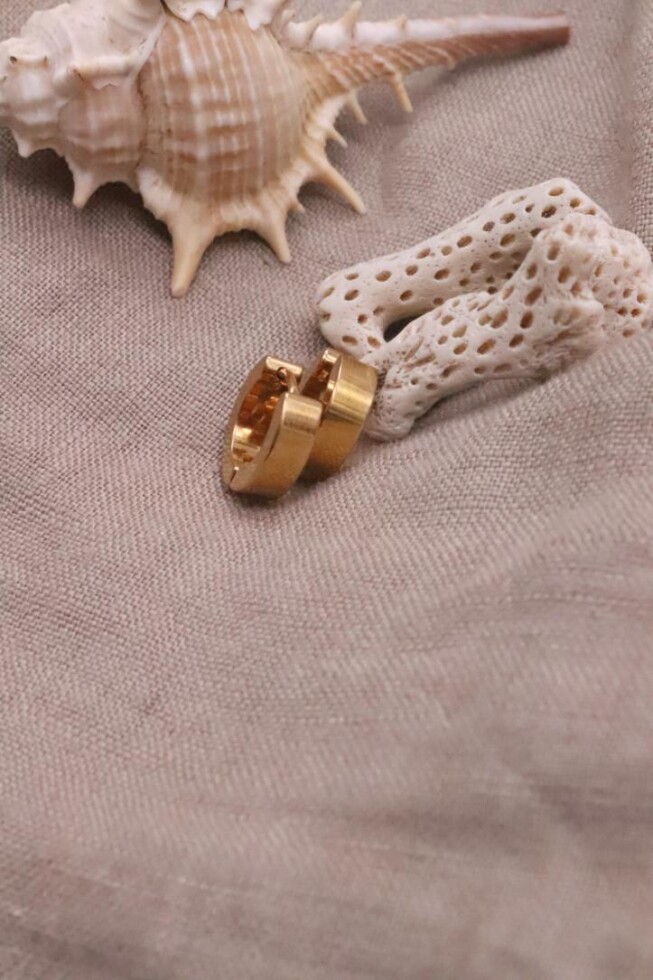 עגילי חישוק קטנים, עגילי חישוק זהב קטנים, עגילי חישוק זהב עבים, עגילי חישוק זהב לאישה, עגילי זהב לאישה (1)