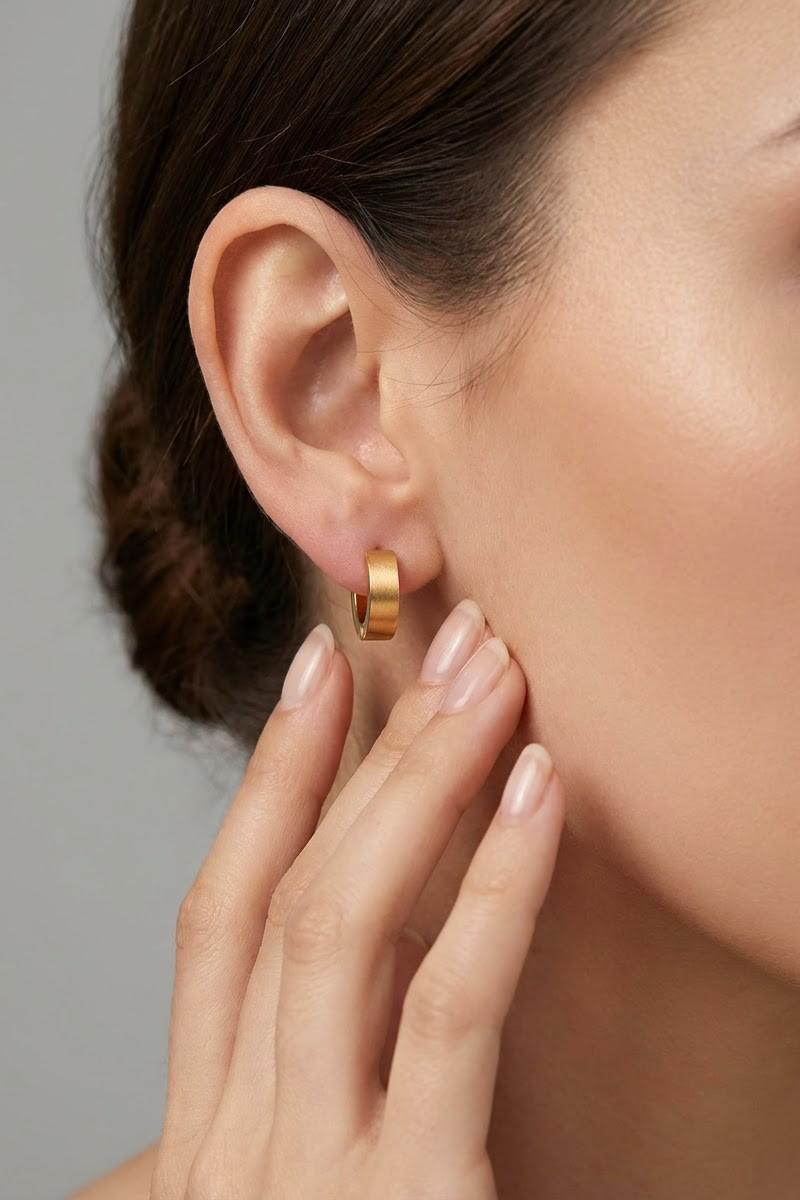 עגילי חישוק קטנים, עגילי חישוק זהב קטנים, עגילי חישוק זהב עבים, עגילי חישוק זהב לאישה, עגילי זהב לאישה (2)