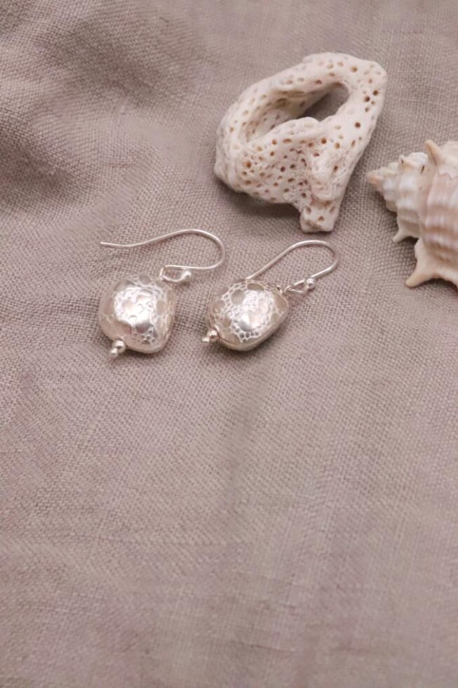 עגילים תלויים לאישה, עגילי כסף תלויים, עגילים בעיצוב אתני, עגילי כסף מיוחדים, עגילים לנשים