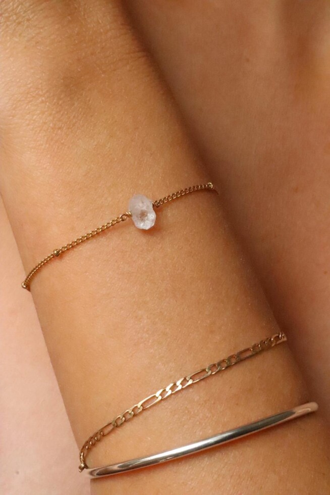 צמיד קוורץ לאישה, צמיד אבן חן עדין, צמידי זהב עדינים, צמידים לאישה, צמידי אבן חן, צמידים עדינים לאישה, תכשיטים עם אבני חן