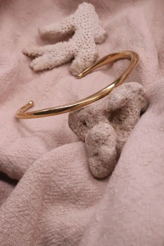 צמיד קשיח לאישה, צמידי זהב קשיחים, צמיד זהב לאישה, צמיד קשיח ציפוי זהב