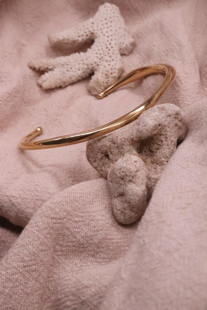 צמיד קשיח לאישה, צמידי זהב קשיחים, צמיד זהב לאישה, צמיד קשיח ציפוי זהב