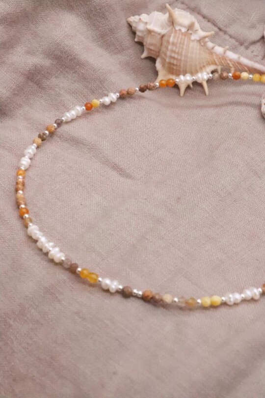 שרשראות אבני חן קצרות, שרשרת אמבר לאישה, שרשרת ענבר לאישה, תכשיטי אבני חן, שרשראות פנינים לנשים, שרשראות אבני חן קצרות