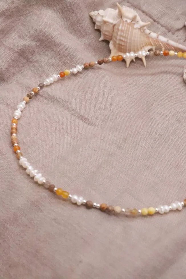 שרשראות אבני חן קצרות, שרשרת אמבר לאישה, שרשרת ענבר לאישה, תכשיטי אבני חן, שרשראות פנינים לנשים, שרשראות אבני חן קצרות