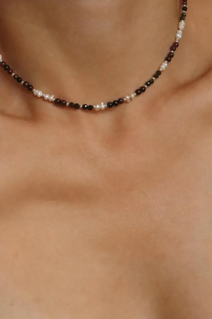 שרשרת אבני חן קצרה, שרשרת פנינים לאישה, שרשרת גרנט לאישה, שרשראות אבני חן לנשים, שרשראות קצרות לנשים, שרשרת אוניקס לאישה