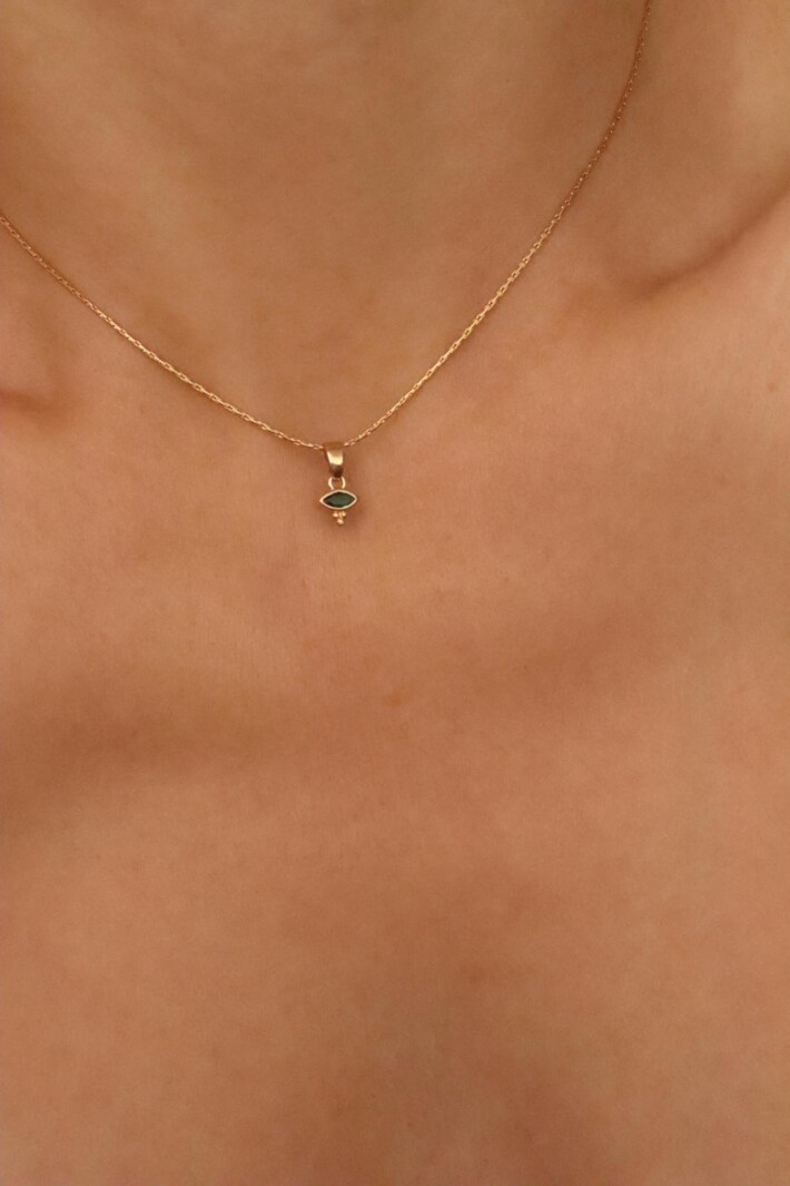 שרשרת זהב עדינה לאישה, שרשרת זהב עם תליון משובץ, שרשראות זהב לנשים, שרשראות זהב עדינות, שרשרת עם תליון קטן