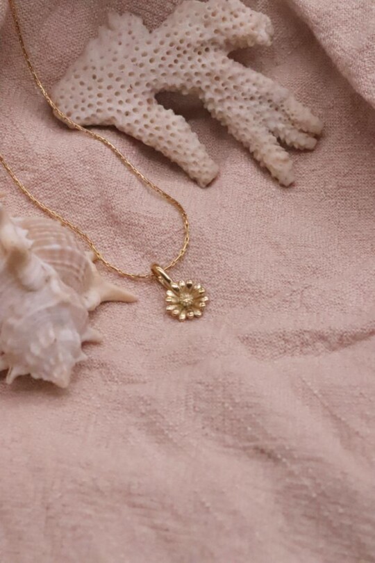 שרשרת חרצית זהב, שרשרת פרח חרצית, שרשראות פרחים זהב, שרשרת זהב עדינה, שרשראות זהב עדינות