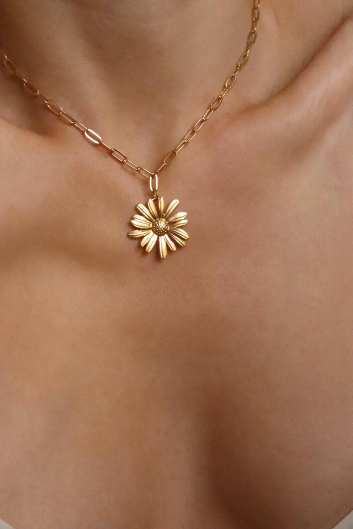 שרשרת חרצית לאישה, שרשרת פרח לאישה, שרשראות זהב לנשים, שרשרת פרח זהב לאישה, תליון פרח זהב, תכשיטי פרחים, תליון חרצית